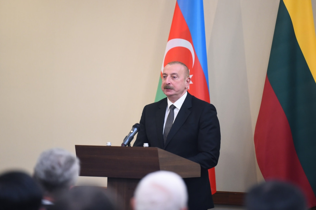 Prezident: Litva ilə Azərbaycanın biznes ictimaiyyətinin nəqliyyat və logistika sahəsində əməkdaşlığı üçün geniş fürsətlər var