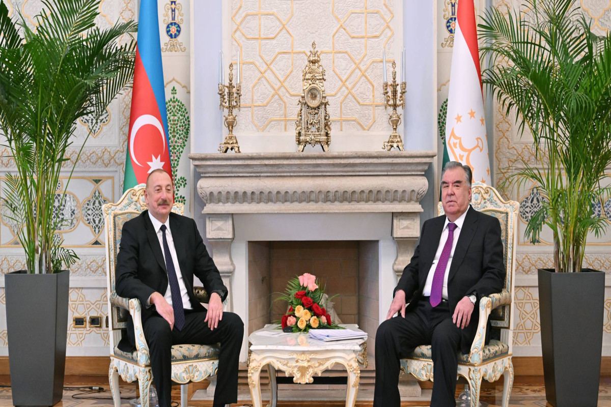 Tacikistan Prezidenti: Xalqlarımızın maraqlarına cavab verən əlaqələrin dinamik inkişafından məmnunuq