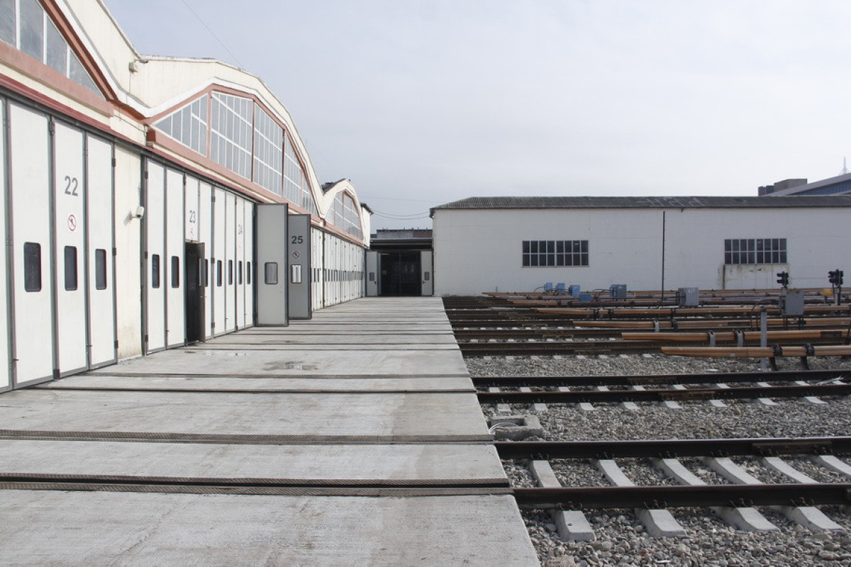 Metronun depo yollarında dəmir-beton şpallar tətbiq edilib - FOTO 