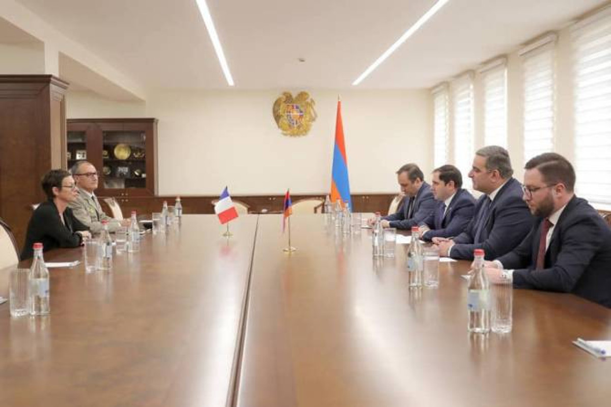 Ermənistan-Fransa hərbi əməkdaşlığı müzakirə edilib