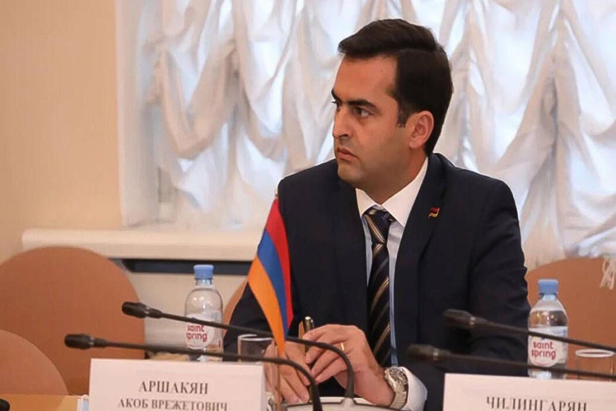 Вице-спикер парламента: Армения хочет положить конец войне в регионе
