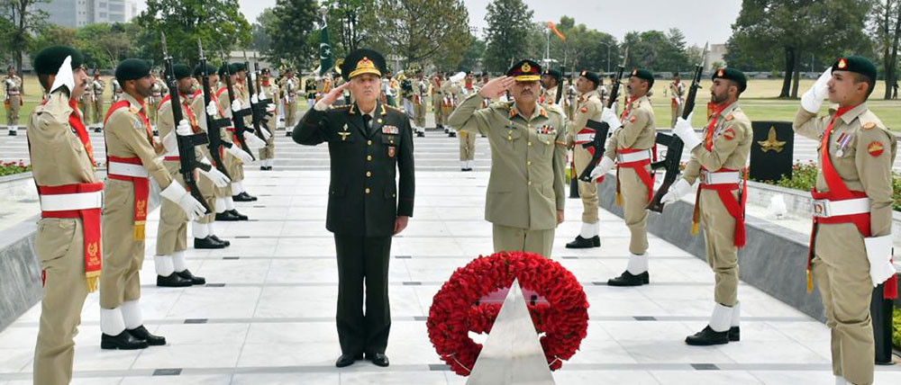 Azərbaycan-Pakistanın hərbi əməkdaşlığı müzakirə olundu - Foto 3 Azərbaycan-Pakistanın hərbi əməkdaşlığı müzakirə olunub - FOTO