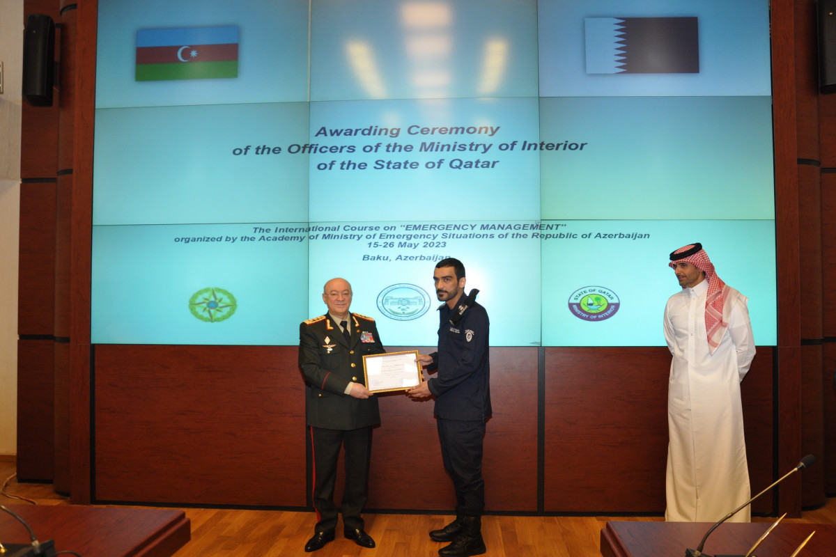 Azerbaijani Minister of Emergency Situations presented certificates to Qatari officers who completed courses at MES Academy