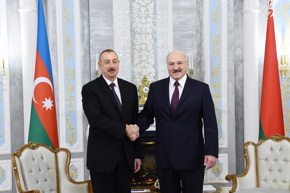 Lukaşenko Azərbaycan dövlət başçısını təbrik edib