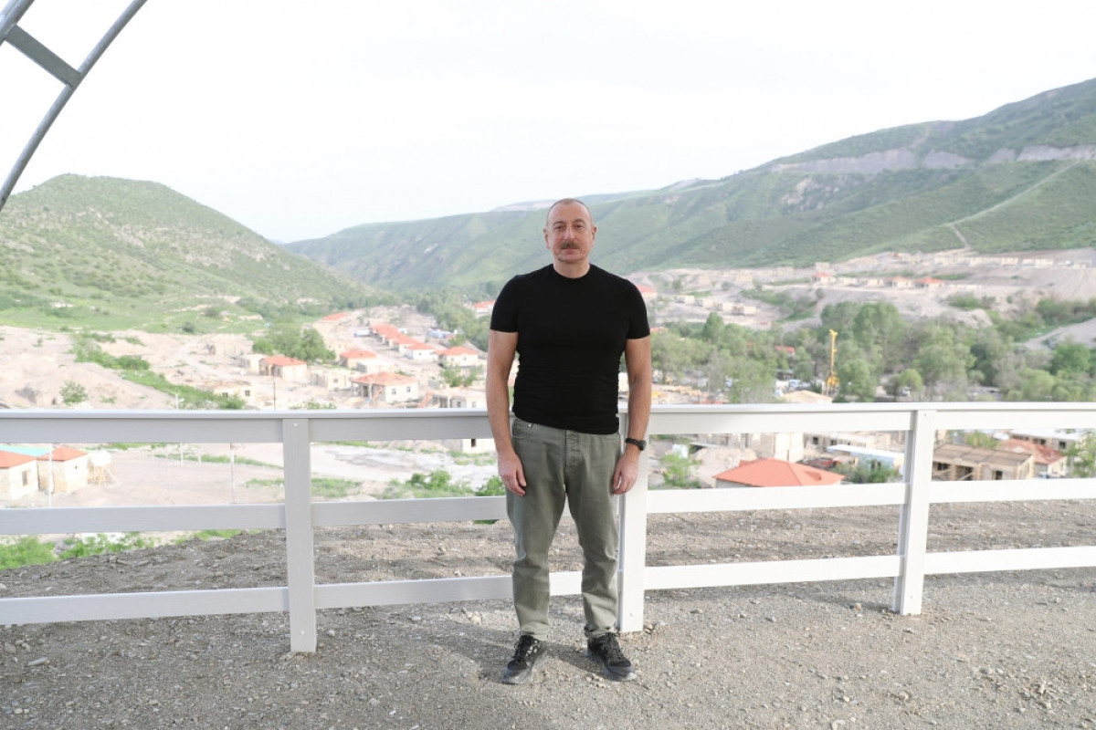 Dövlət başçısı Laçın rayonunun Zabux kəndində aparılan tikinti işləri ilə tanış olub - FOTO 