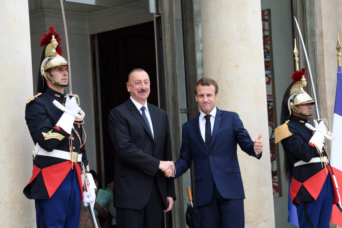Макрон: Франция и Азербайджан наладили прочные отношения, основанные на партнерстве в экономической и образовательной сферах
