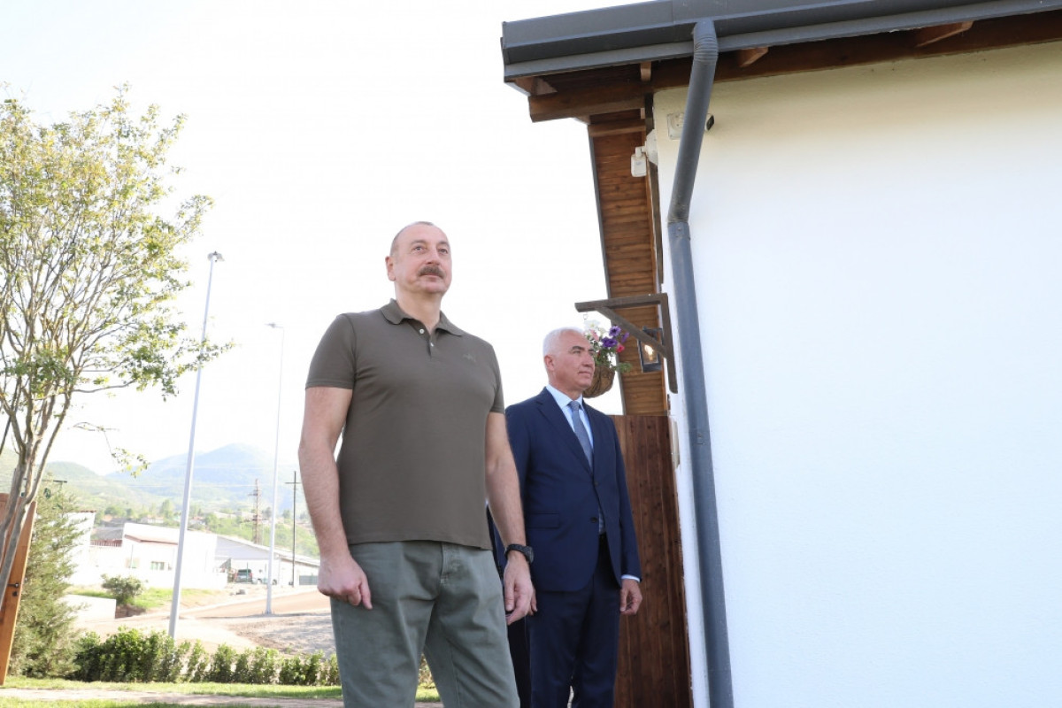 President Ilham Aliyev unveiled 1 December Street sign and viewed renovated house