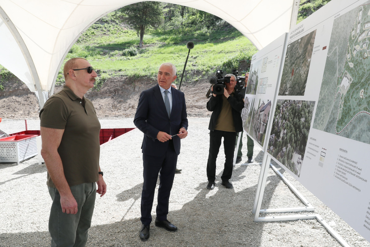 Президент Азербайджана заложил фундамент первого многоквартирного жилого квартала в городе Лачин
