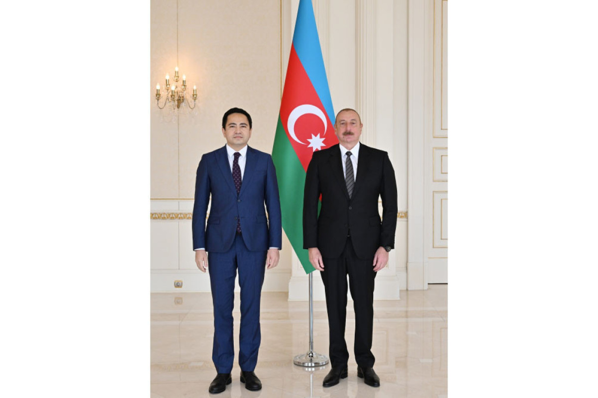Президент Азербайджана принял верительные грамоты новоназначенного посла Казахстана