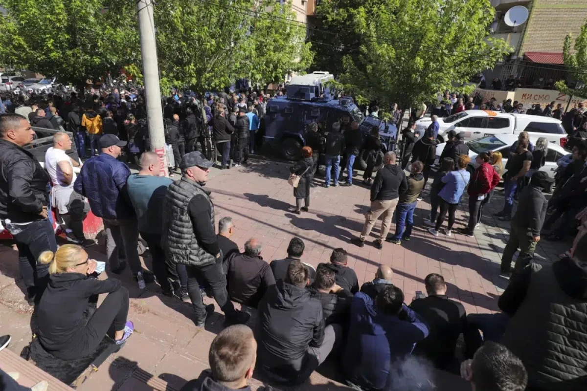 25 NAT0-led peacekeepers injured in Kosovo in clashes with Serbs outside municipal building-PHOTO 
