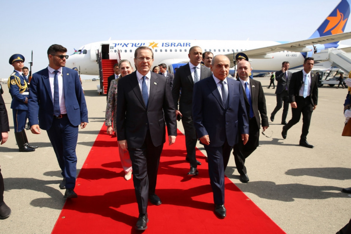Президент Израиля Ицхак Герцог прибыл с официальным визитом в Азербайджан-ВИДЕО 
