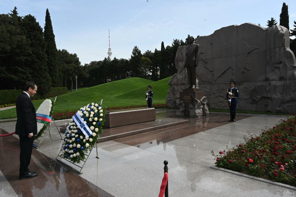President of Israel visited the Alley of Honor and the Alley of Martyrs