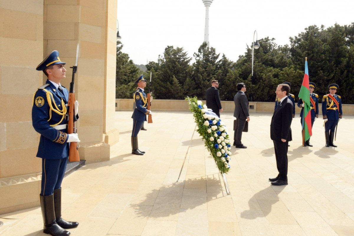 President of Israel visited the Alley of Honor and the Alley of Martyrs