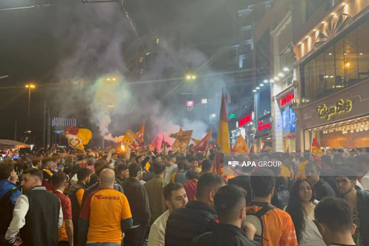 “Qalatasaray”ın qələbəsi İstanbulda izdihama səbəb olub - FOTO 