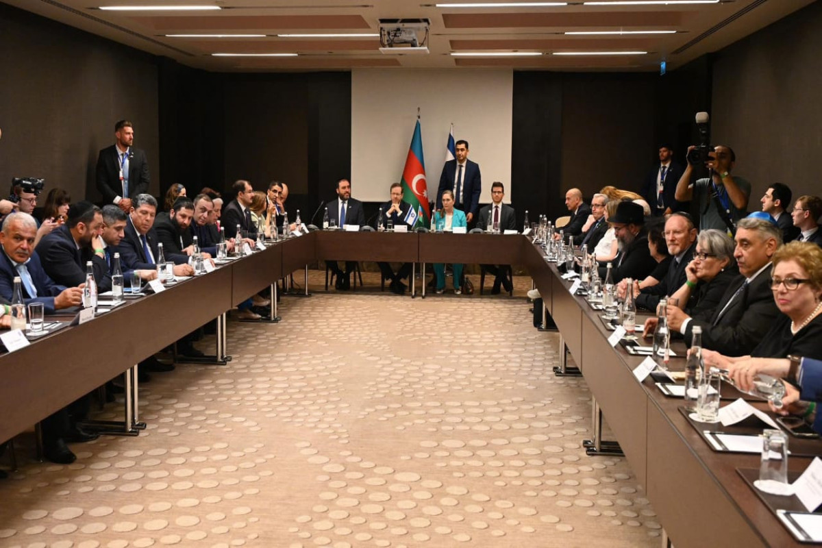 Israeli President  meets with Jewish community of Azerbaijan