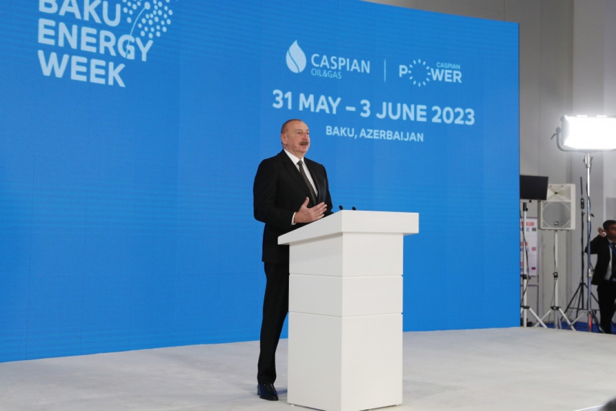Prezident: Azərbaycan alternativ enerji sektorunda öndə gedənlərin arasında olmaq istəyir