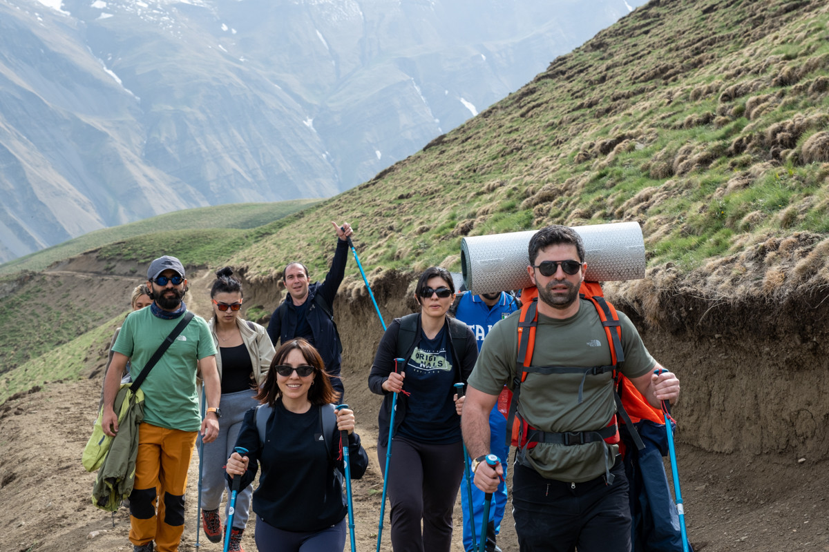 A group of employees of "Azerlotereya" OJSC marched to "Heydar Peak"-PHOTO 