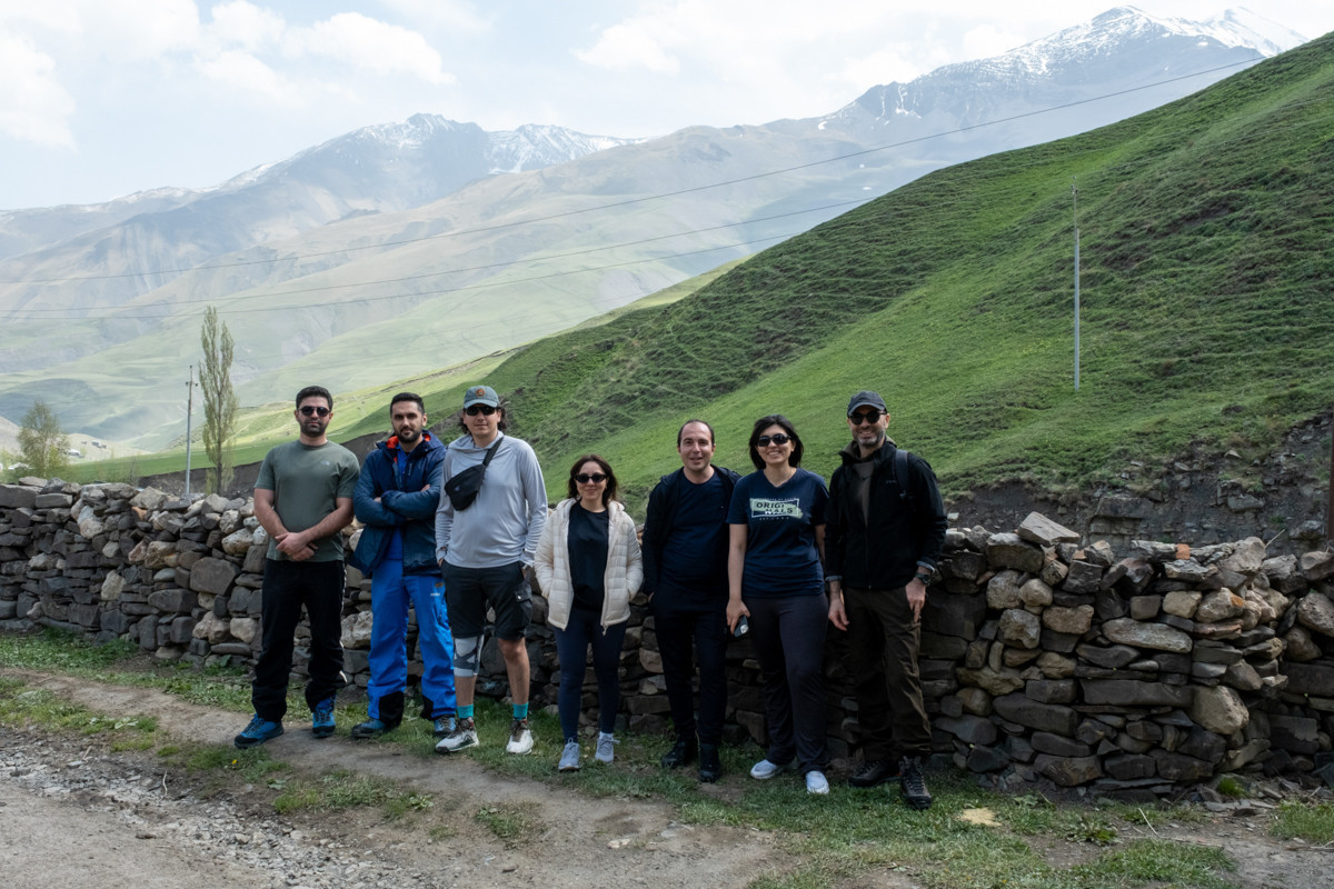 A group of employees of "Azerlotereya" OJSC marched to "Heydar Peak"-PHOTO 