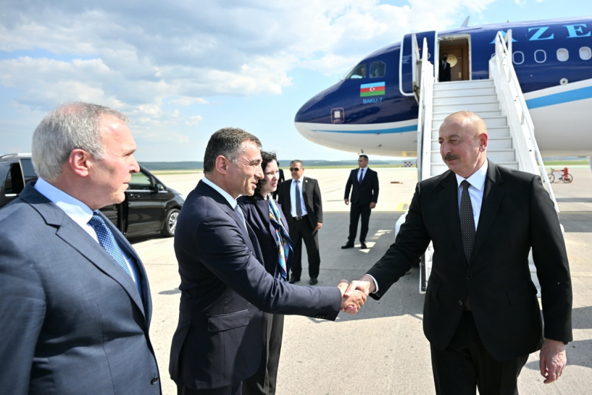 Azerbaijani President pays visit to Moldova