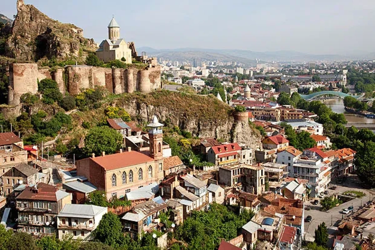 Samxaradze: Azərbaycanla Ermənistan arasında sülh müqaviləsinin Tbilisidə imzalanmasını istəyirik