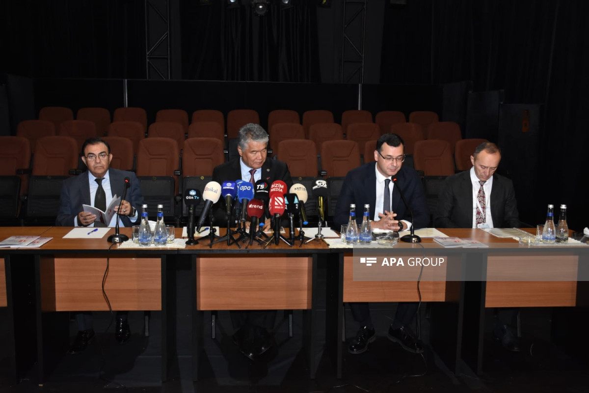 Sultan Raev: Festivalın məqsədi türk dünyası teatrşünaslarını bir araya gətirmək olub
