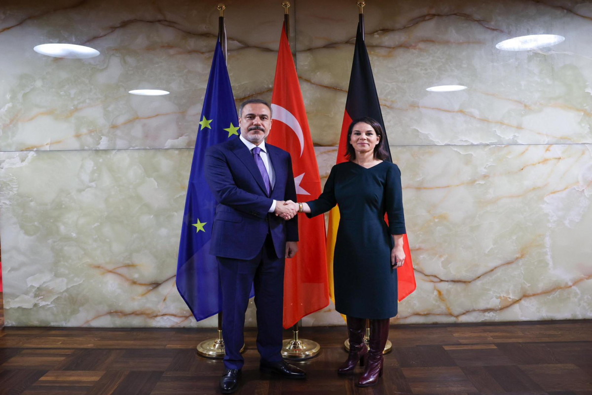 Türkiyə və Almaniya XİN başçıları Aİ-nin konfransı çərçivəsində görüşüb