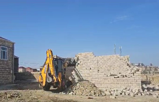 FHN Abşeron rayonunda qanunsuz tikililəri söküb - FOTO 