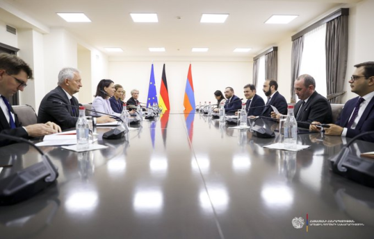 Almaniya və Ermənistan XİN rəhbərləri regional məsələləri müzakirə edib - YENİLƏNİB 