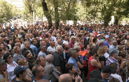İrəvanda sentyabrdakı aksiyalarla bağlı 60 nəfərə qarşı cinayət təqibi başlanıb