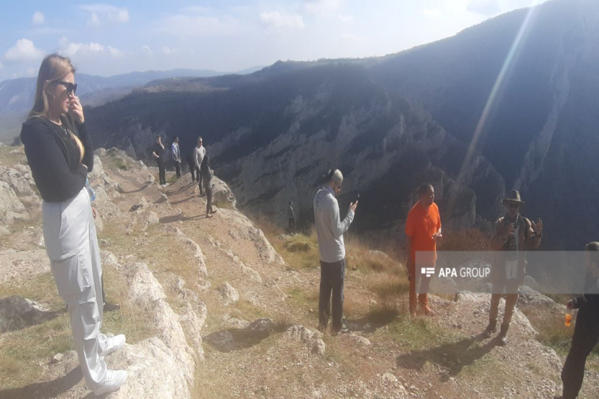 Beynəlxalq səyyahlar Cıdır düzündə olublar - FOTO 