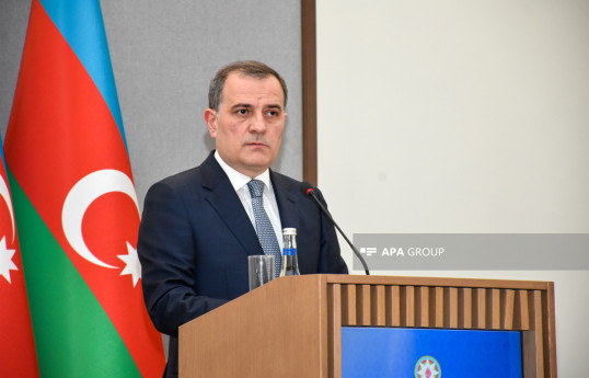 Azərbaycanın XİN rəhbəri almaniyalı həmkarına regionun inkişafı perspektivlərini çatdırıb