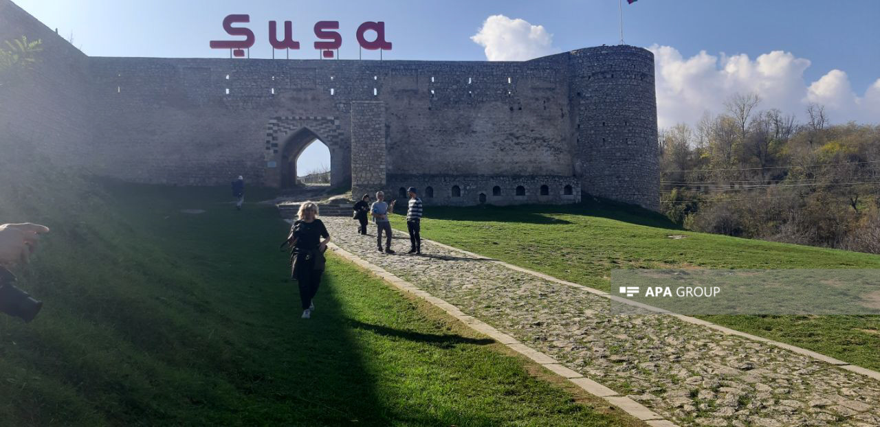 Beynəlxalq səyyahlar Cıdır düzündə olublar - FOTO 