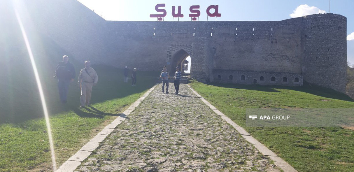 Beynəlxalq səyyahlar Cıdır düzündə olublar - FOTO 