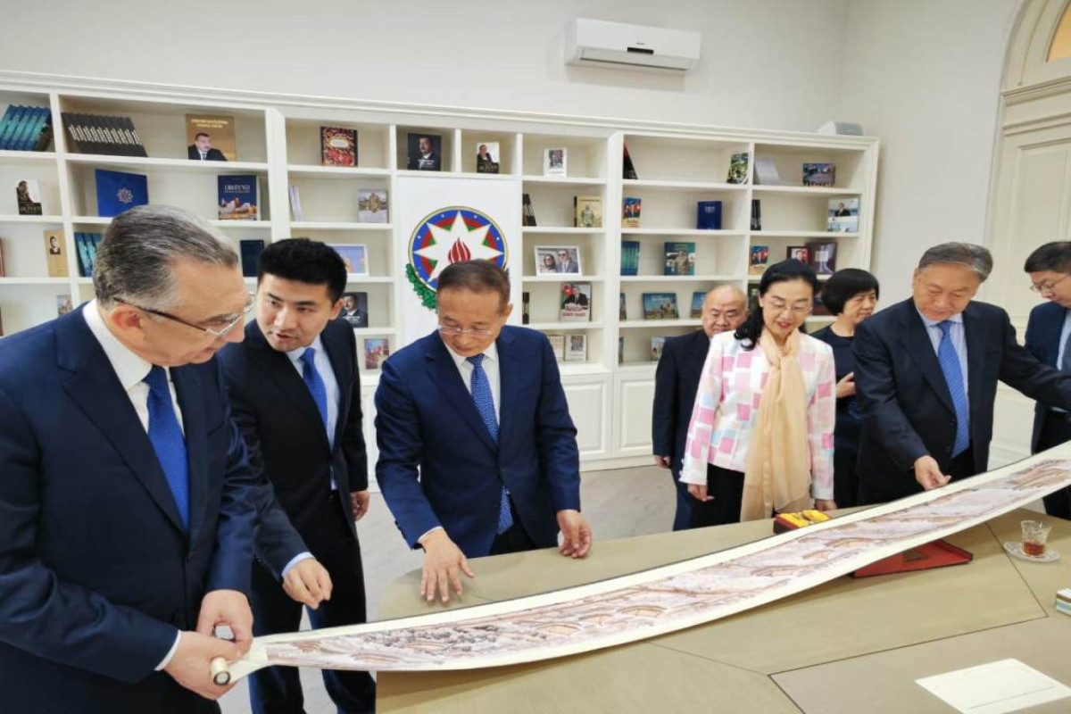 Pekin Xalq Siyasi Məşvərət Şurası sədrinin müavini Bakıdadır