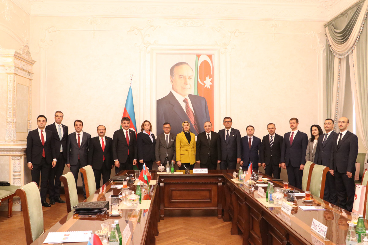 Kamran Əliyev Türkiyə nümayəndə heyəti ilə görüşüb