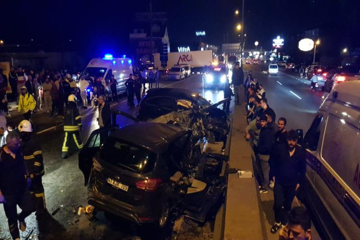 Türkiyədə yol qəzasında 2 nəfər ölüb, 7 nəfər xəsarət alıb