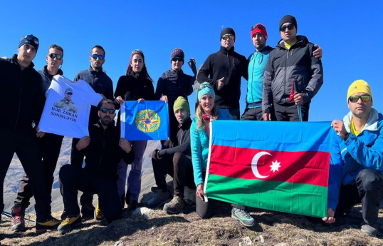 FHN əməkdaşları “Xarı bülbül” zirvəsinə yürüş edib - FOTO 
