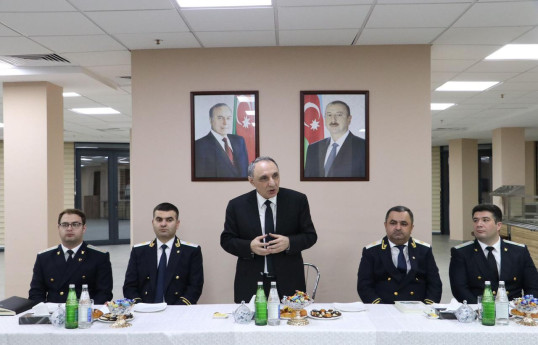Kamran Əliyev Prokurorluğun veteranları ilə görüşüb