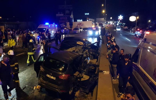 Türkiyədə yol qəzasında 2 nəfər ölüb, 7 nəfər xəsarət alıb