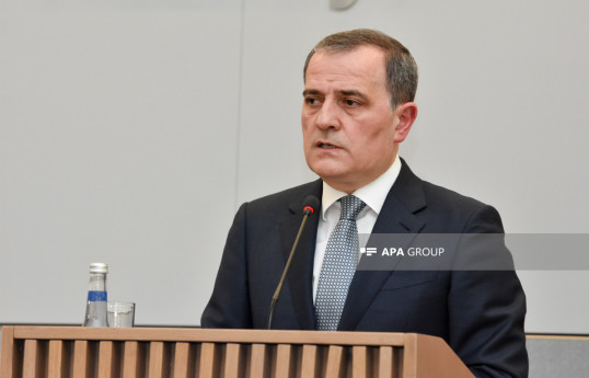 Ceyhun Bayramov Dövlət Bayrağı Günü münasibətilə paylaşım edib