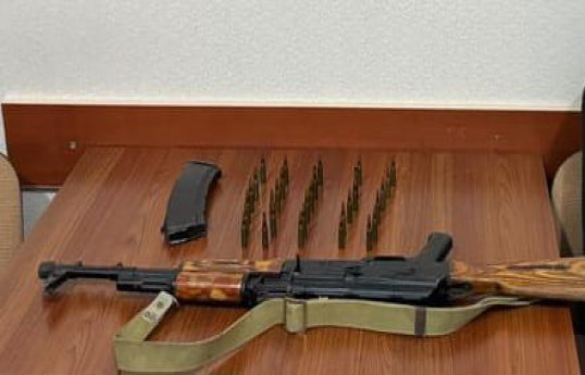 Yevlax sakinlərindən avtomat və narkotik götürülüb