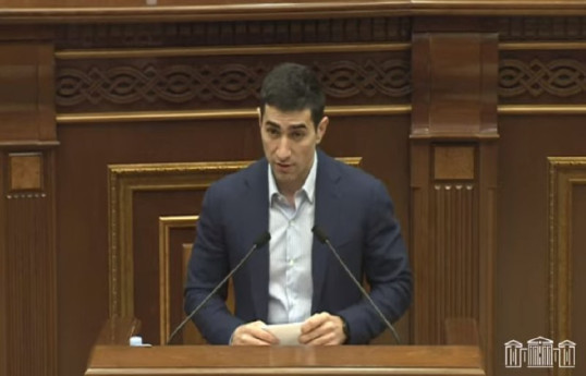 Koçaryanın oğlu deputat kimi parlamentdə and içib