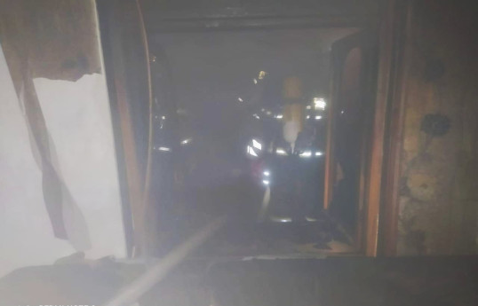 Naxçıvanda evdə baş verən yanğın söndürülüb - FOTO 