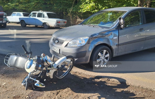 Lənkəranda avtomobillə motosiklet toqquşub, ölən var