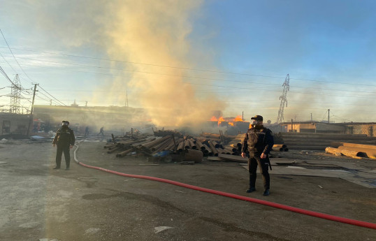 Yanğının baş verdiyi bazar polis nəzarətinə götürülüb - VİDEO 