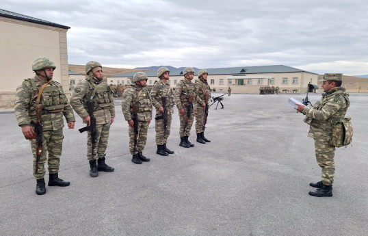 Azərbaycan Ordusunda ictimai-siyasi hazırlıq məşğələləri keçirilir - FOTO 