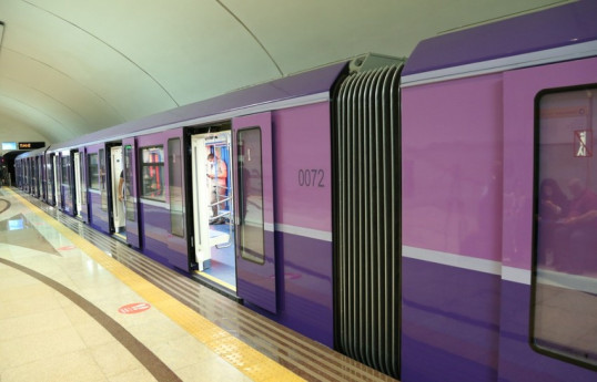 Metroda qatarların hərəkəti ləngiyib