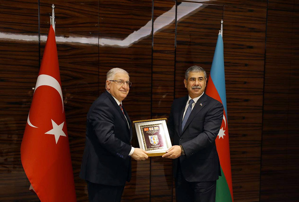 Azərbaycan və Türkiyə müdafiə nazirləri görüşüb