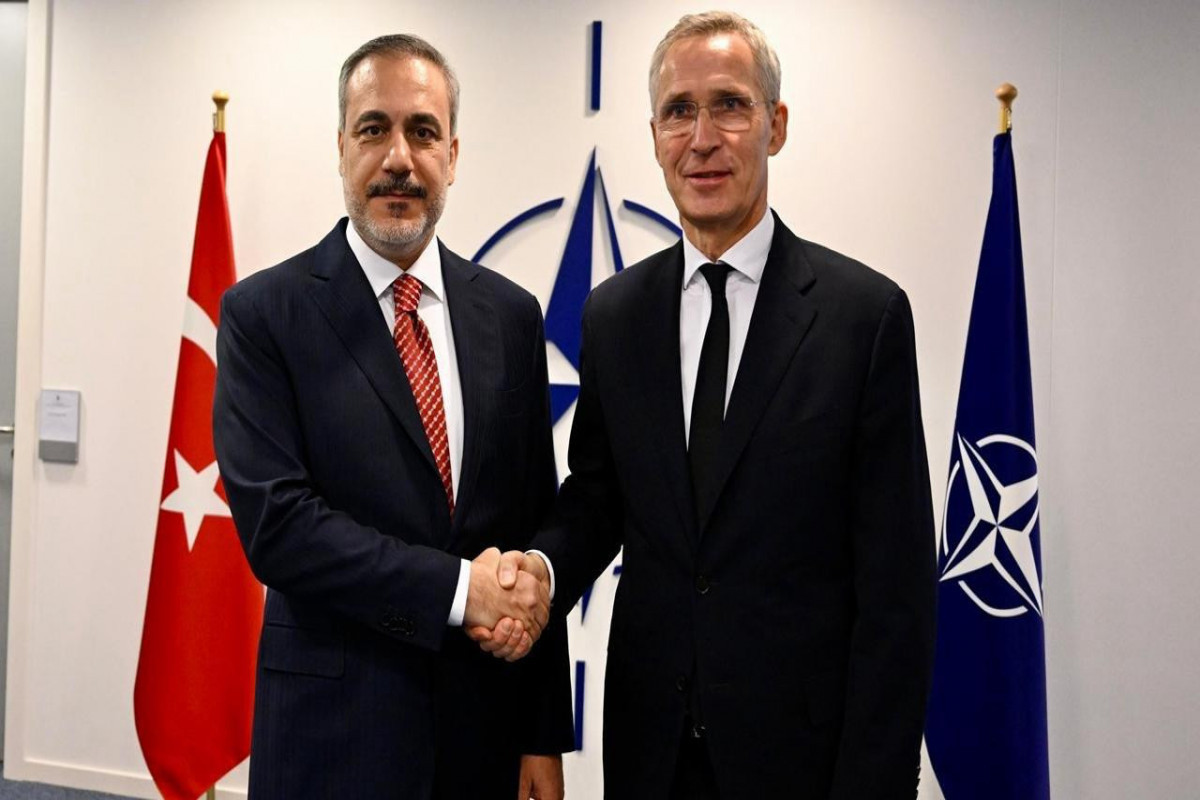 Глава МИД Турции встретился с генсеком НАТО в Брюсселе