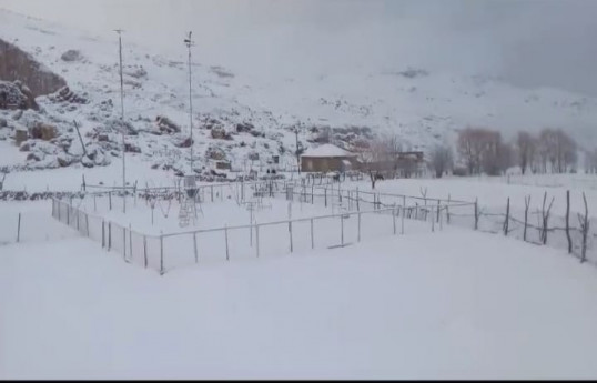 Şimal bölgəsinə güclü qar yağıb - FOTO 